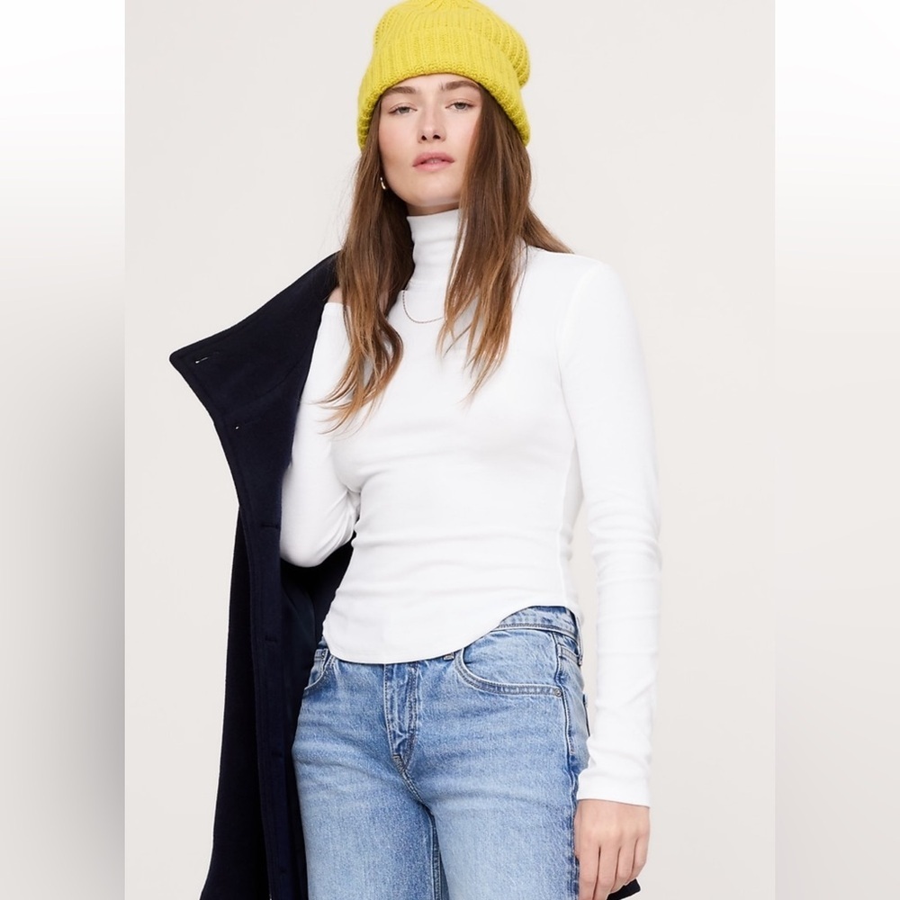 🆕 Banana Republic Ribbed Turtleneck T-Shirt